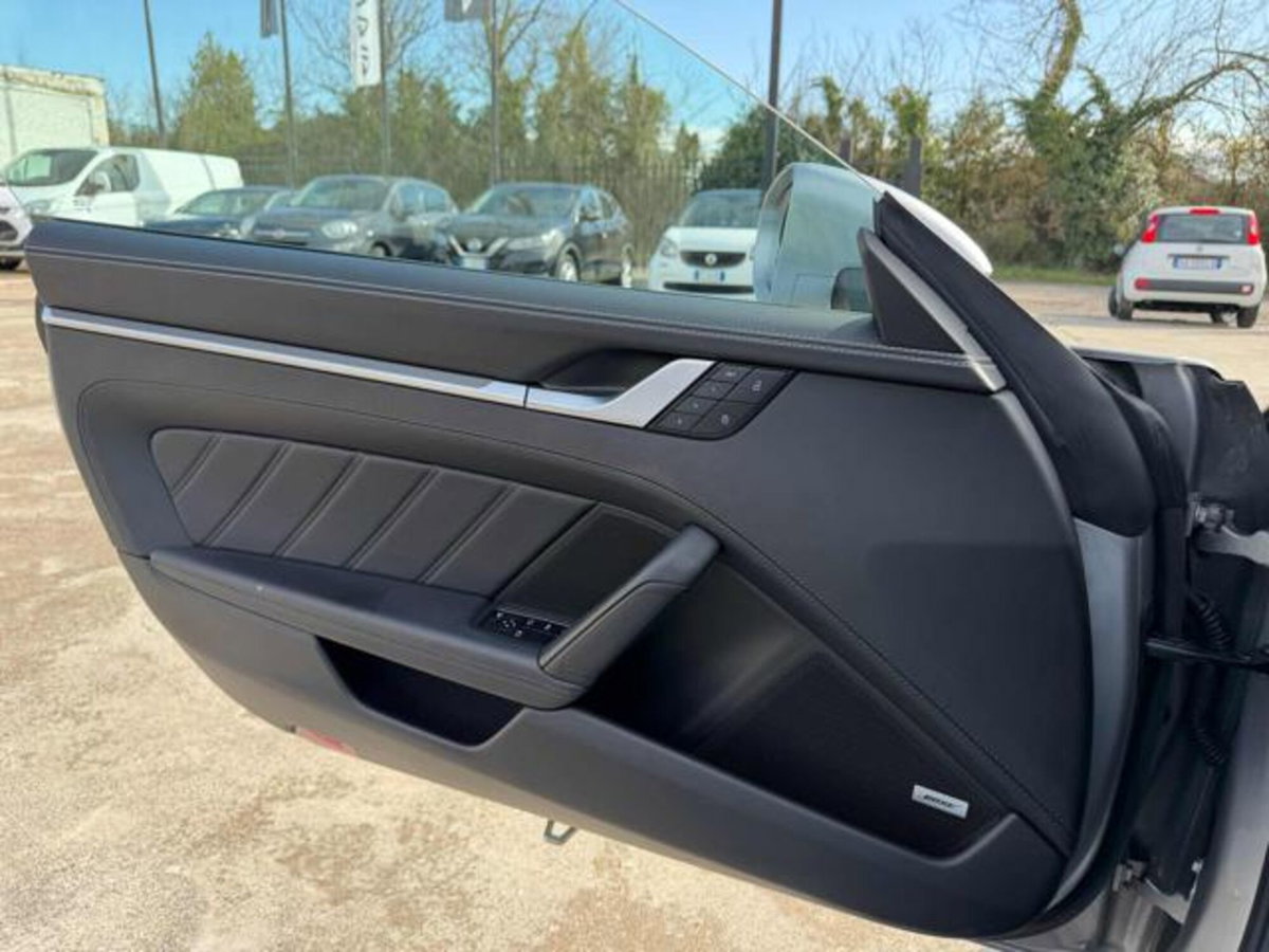 Porsche 911 Cabrio Cabrio 3.7 Turbo auto (17)