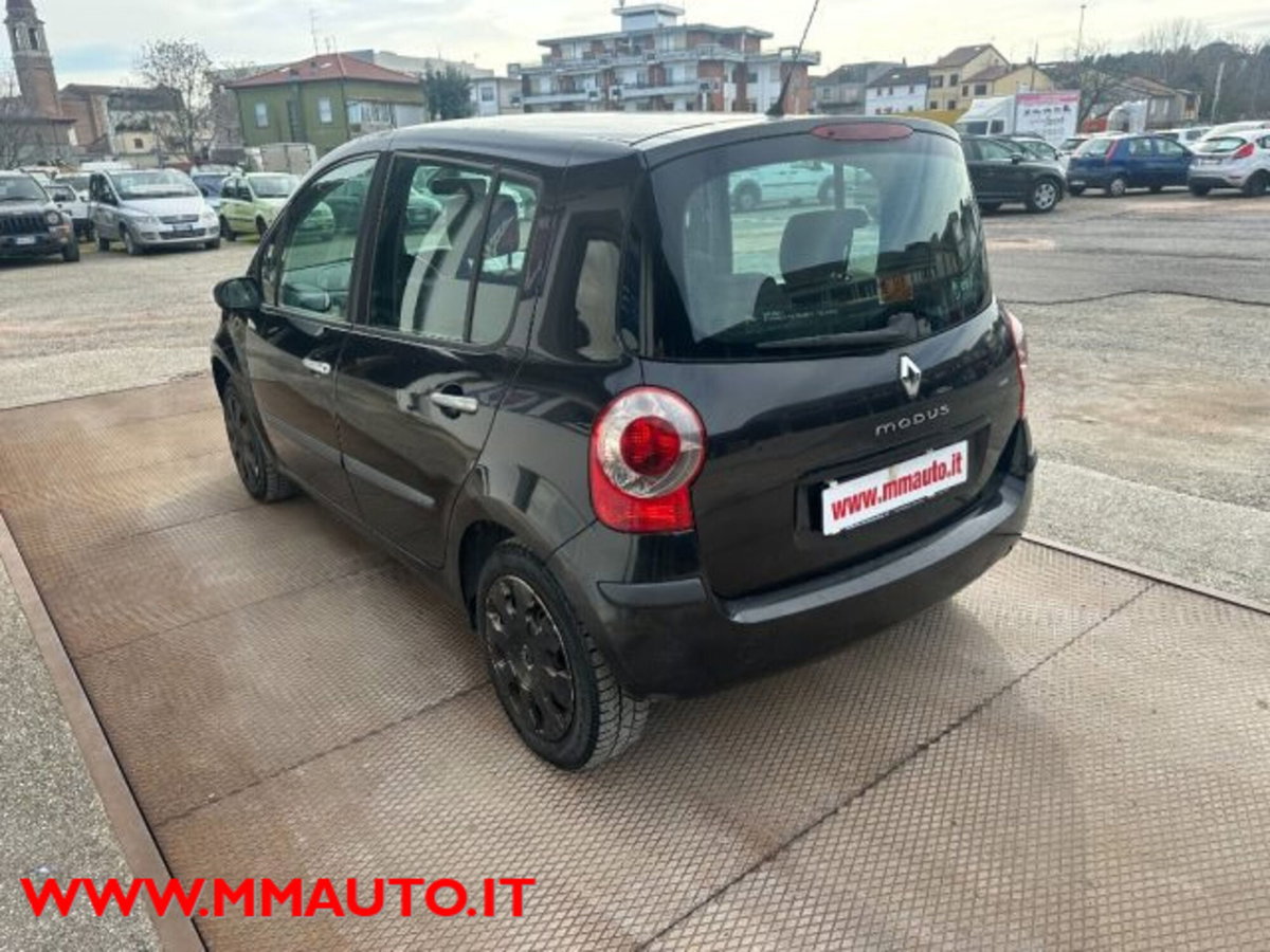 Renault Modus 1.4 16V Confort Dynamique (3)