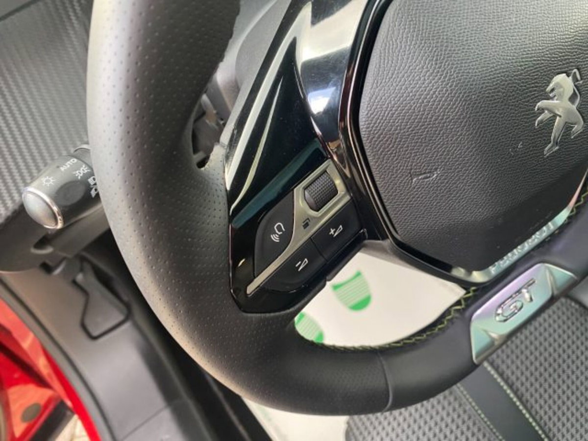 Peugeot 2008 BlueHDi 100 S&S GT Line (11)