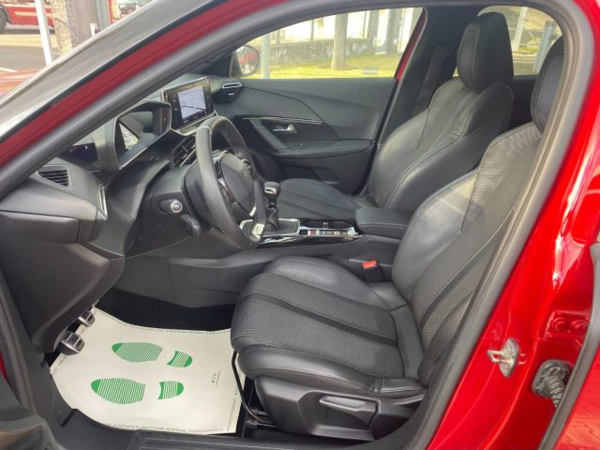 Peugeot 2008 BlueHDi 100 S&S GT Line (6)