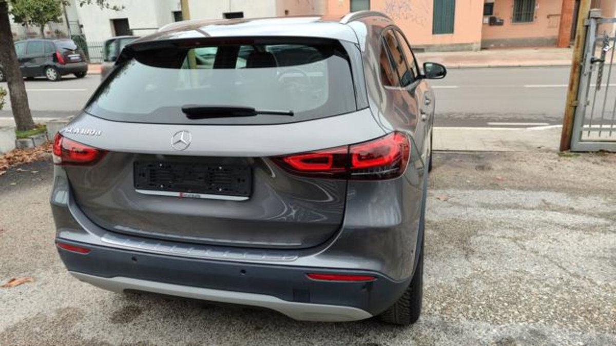 Mercedes-Benz GLA SUV 180 d Automatic Premium (3)