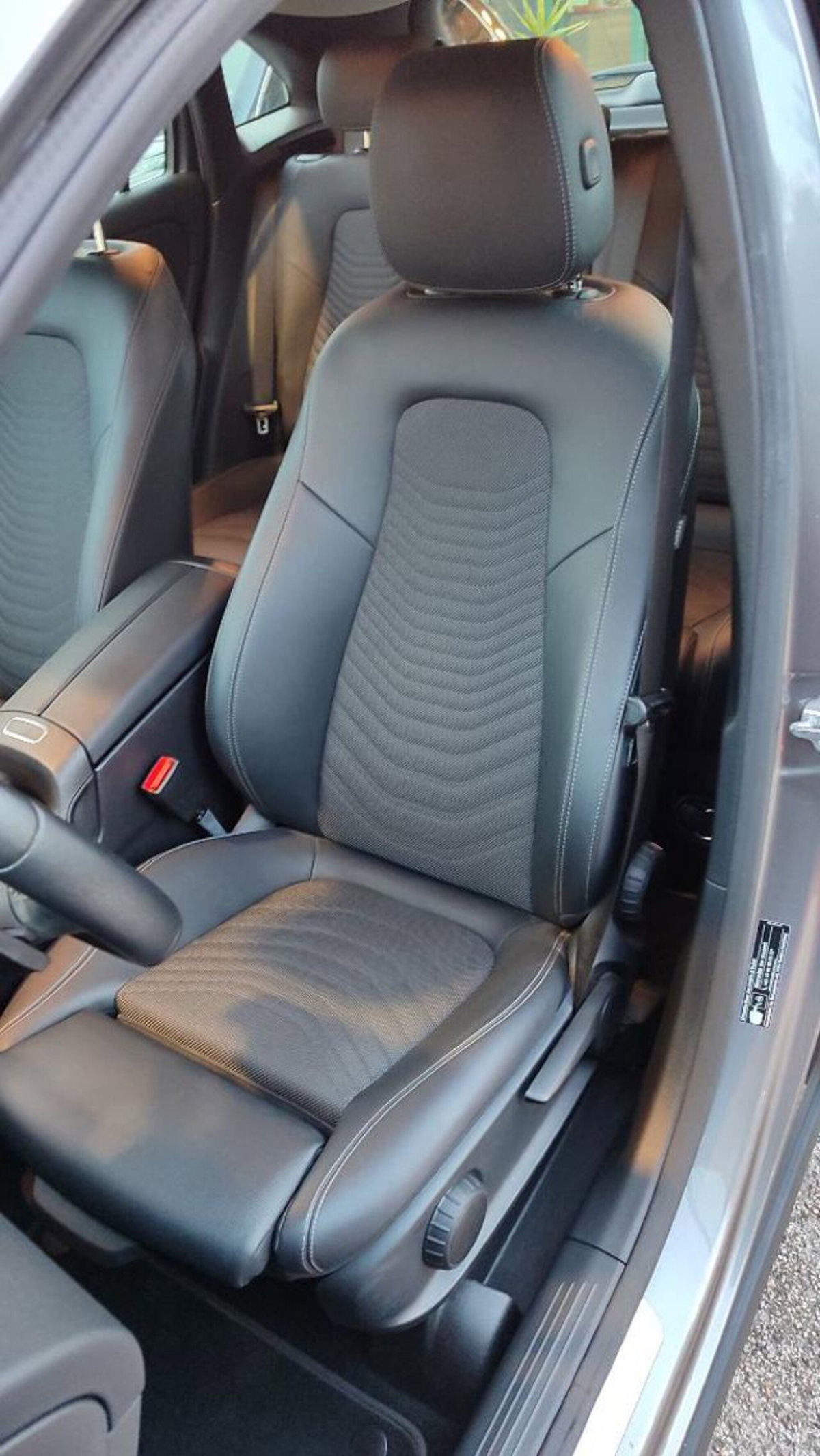 Mercedes-Benz GLA SUV 180 d Automatic Premium (7)