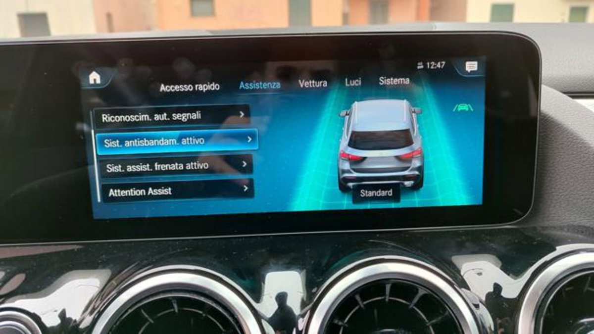 Mercedes-Benz GLA SUV 180 d Automatic Premium (9)