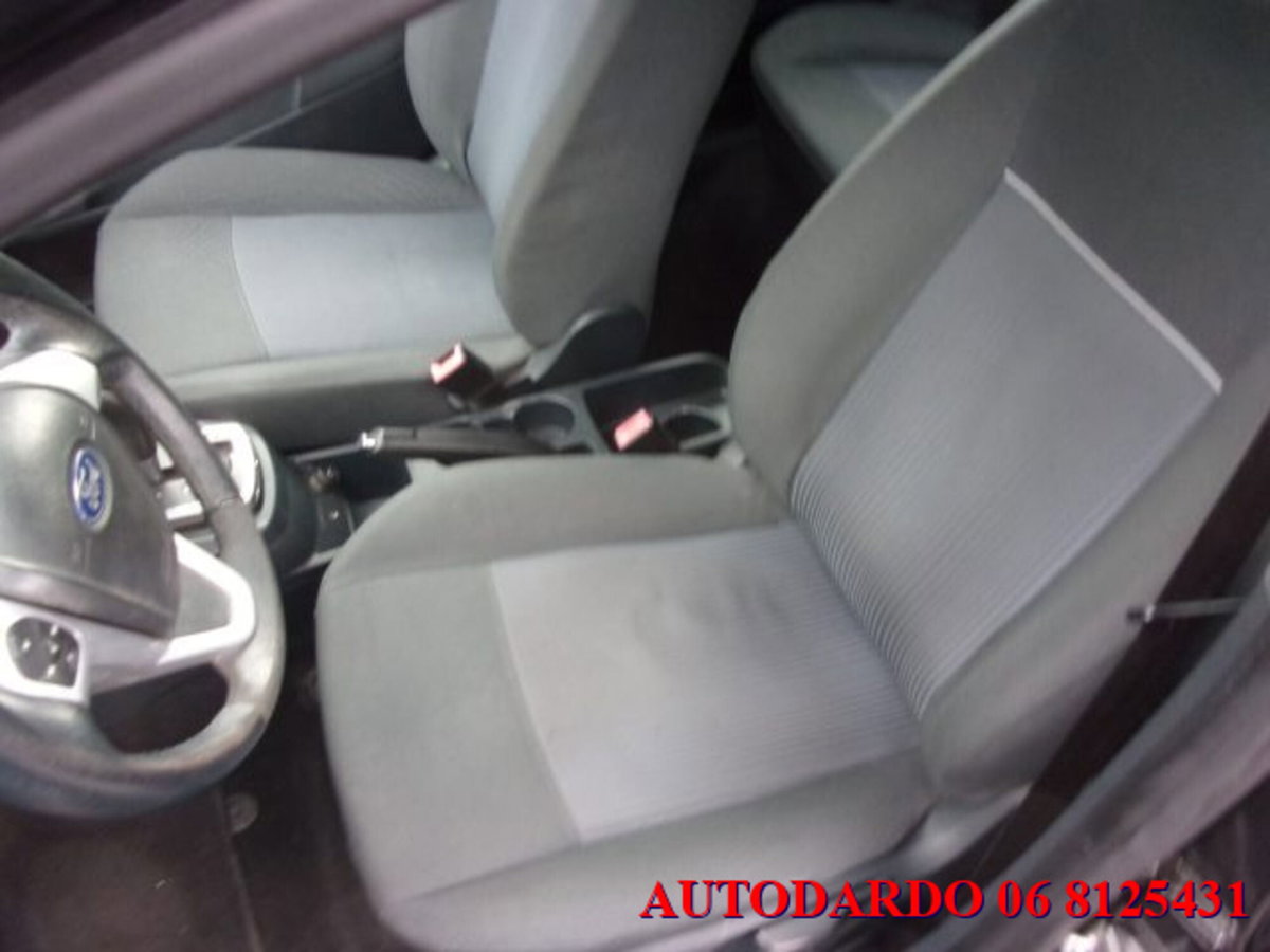Ford Fiesta 1.4 96CV aut. 5 porte Titanium (10)