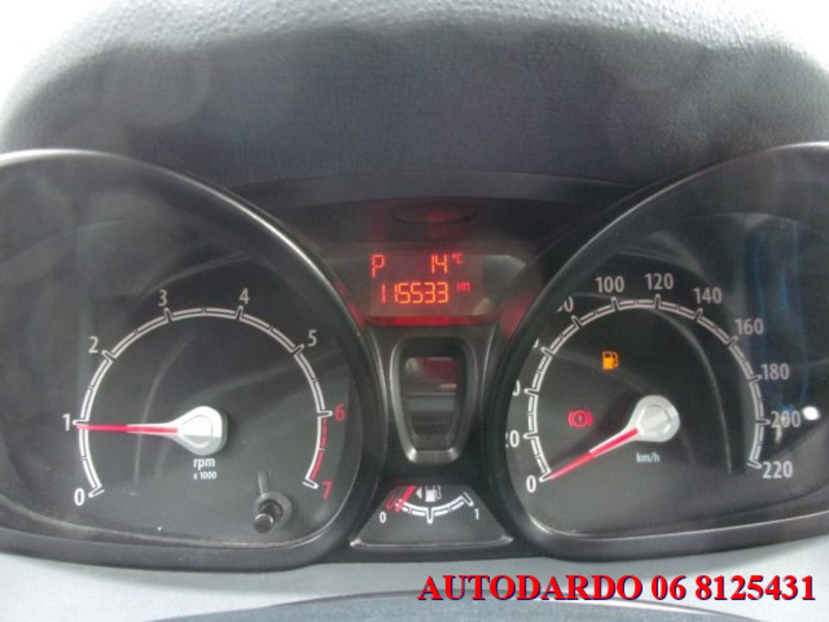 Ford Fiesta 1.4 96CV aut. 5 porte Titanium (13)