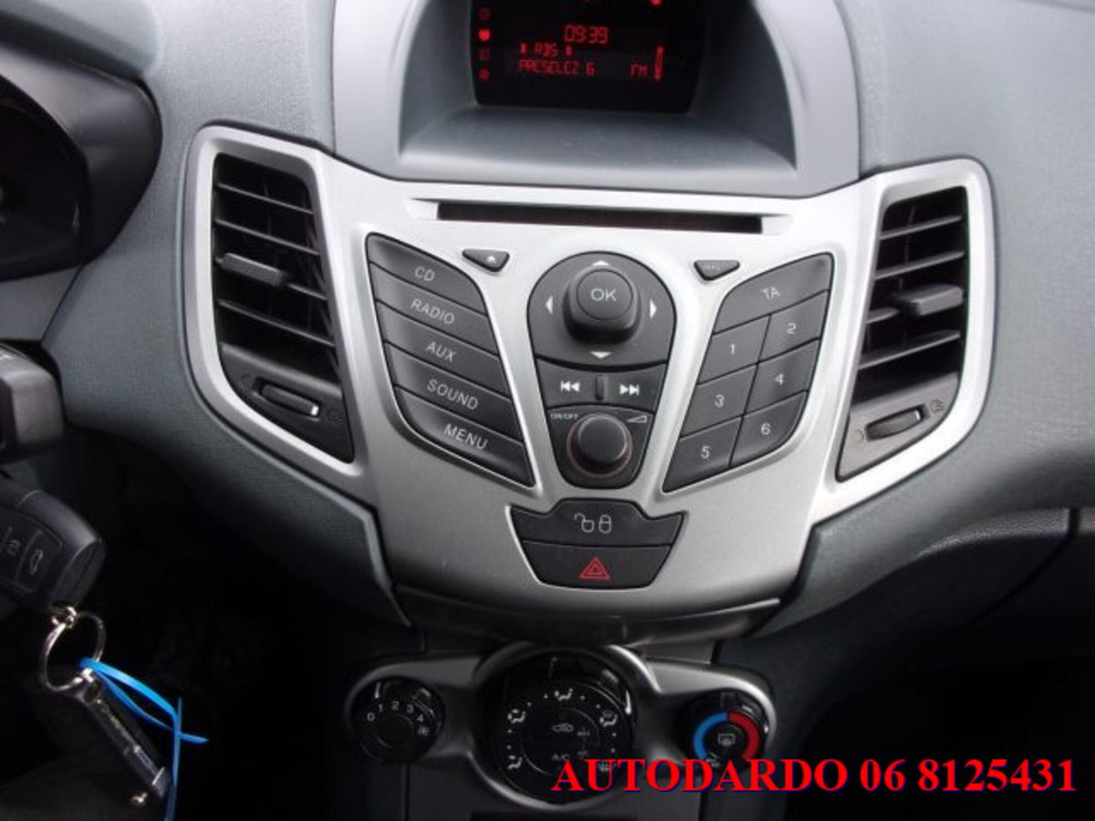 Ford Fiesta 1.4 96CV aut. 5 porte Titanium (16)