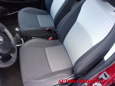Toyota Yaris 1.5 5 porte Lounge (11)