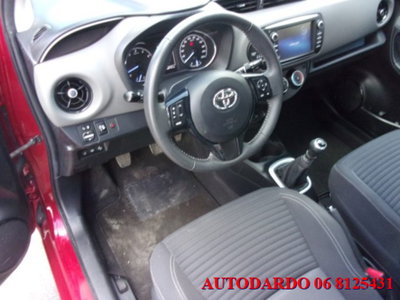 Toyota Yaris 1.5 5 porte Lounge (12)