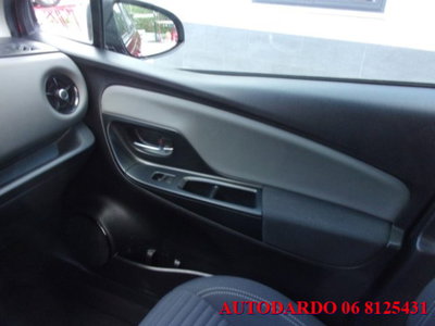 Toyota Yaris 1.5 5 porte Lounge (18)