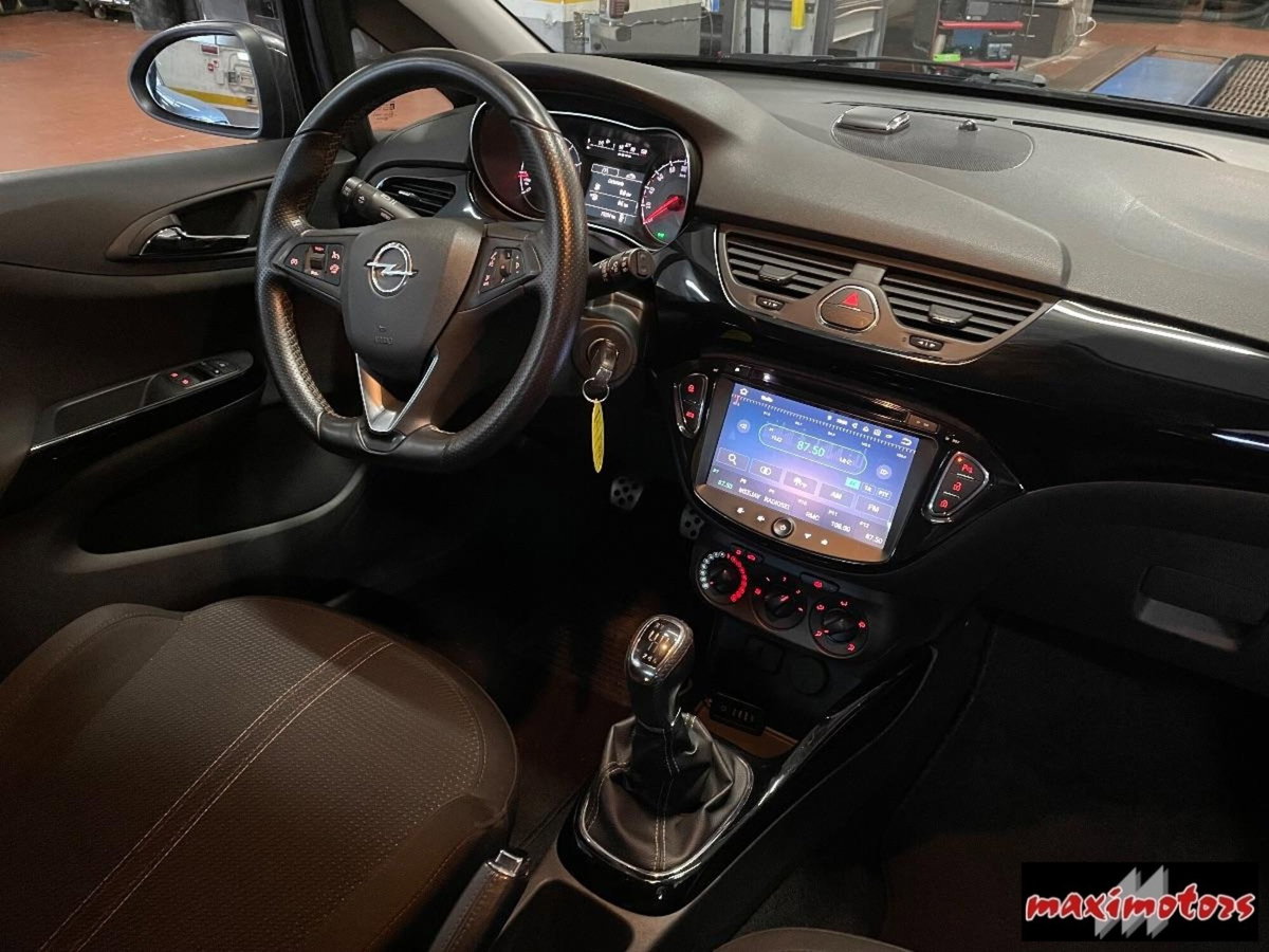 Opel Corsa Coupé 1.4 Turbo 150CV Start&Stop GSi (3)