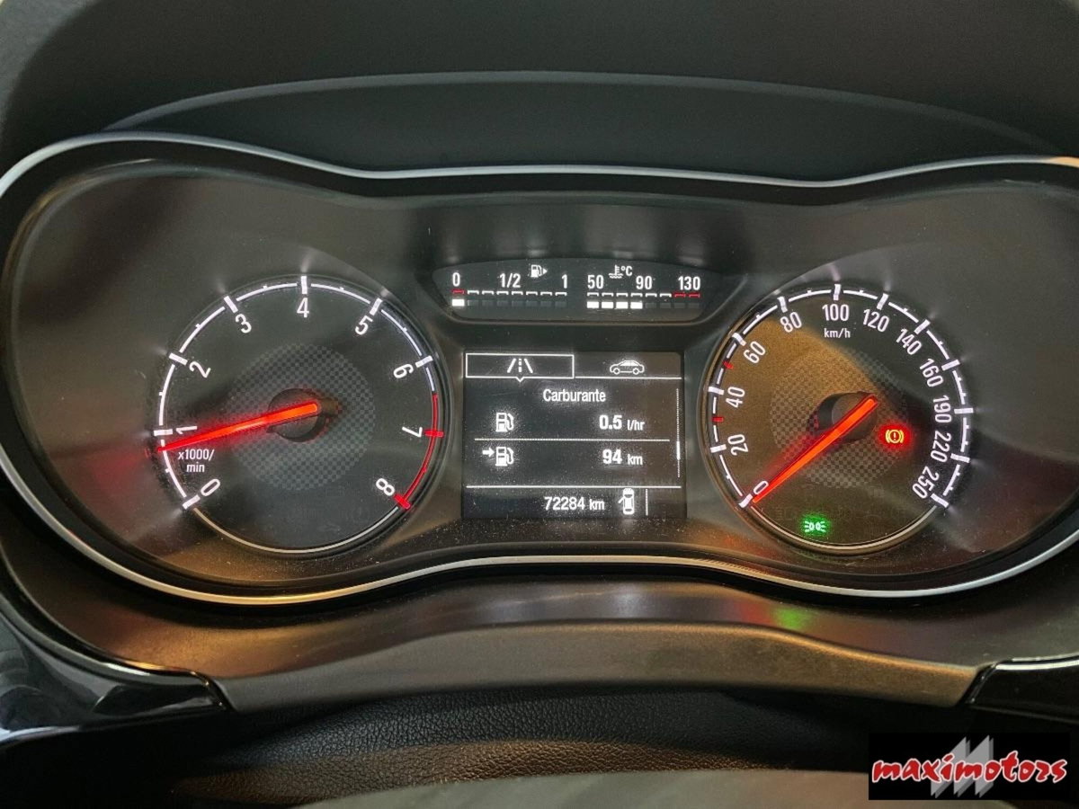 Opel Corsa Coupé 1.4 Turbo 150CV Start&Stop GSi (6)