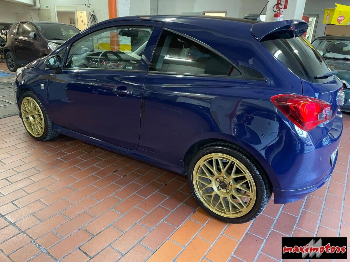 Opel Corsa Coupé 1.4 Turbo 150CV Start&Stop GSi (7)