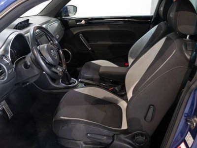 Volkswagen Maggiolino 2.0 TDI Sport (15)