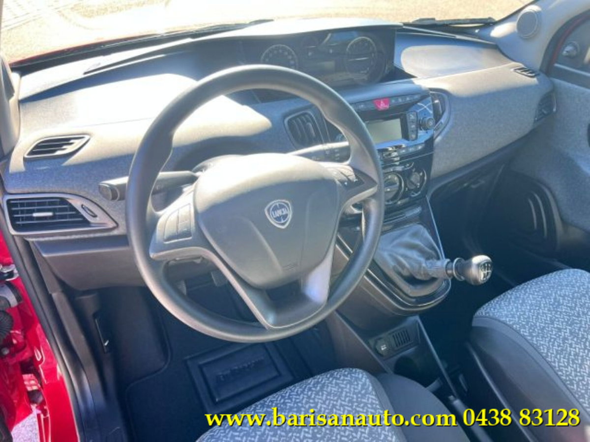 Lancia Ypsilon 1.0 FireFly 5 porte S&S Hybrid Silver Plus (10)