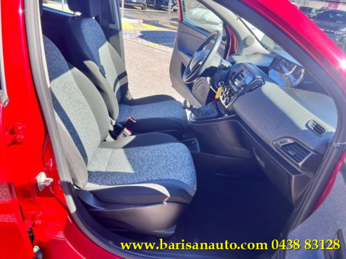 Lancia Ypsilon 1.0 FireFly 5 porte S&S Hybrid Silver Plus (6)