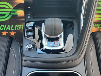 Jaguar E-Pace 2.0D I4 163 CV AWD Auto R-Dynamic Black (12)