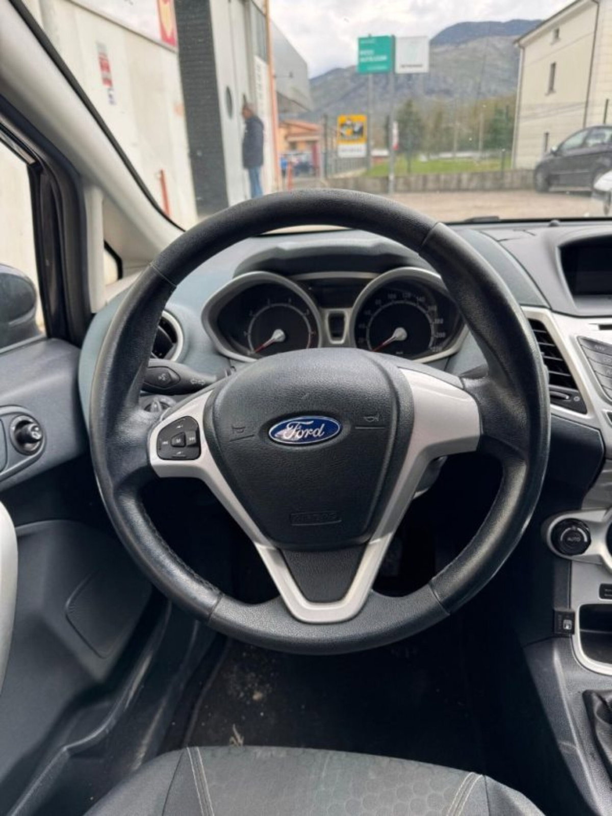 Ford Fiesta 1.2 82 CV 5 porte Titanium (10)