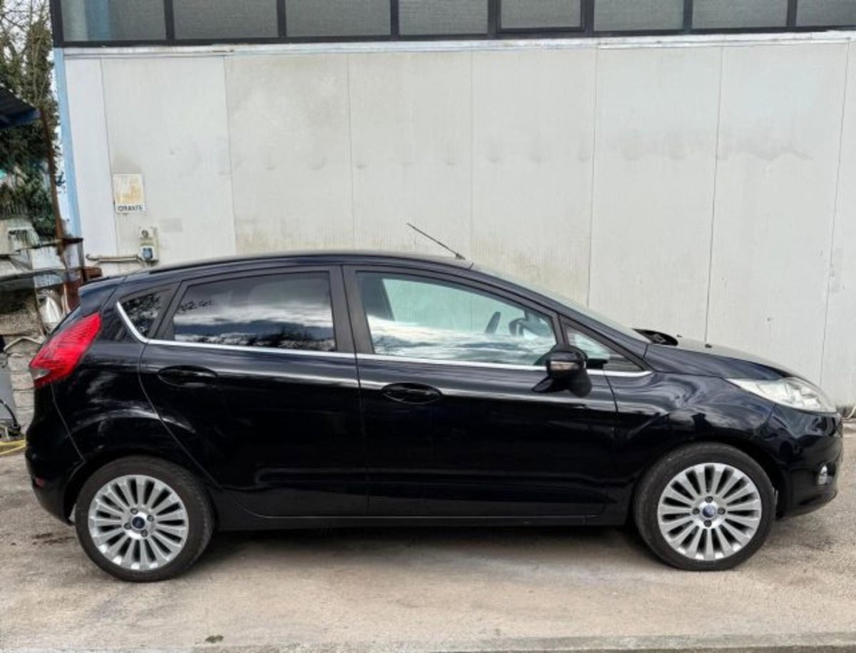 Ford Fiesta 1.2 82 CV 5 porte Titanium (4)