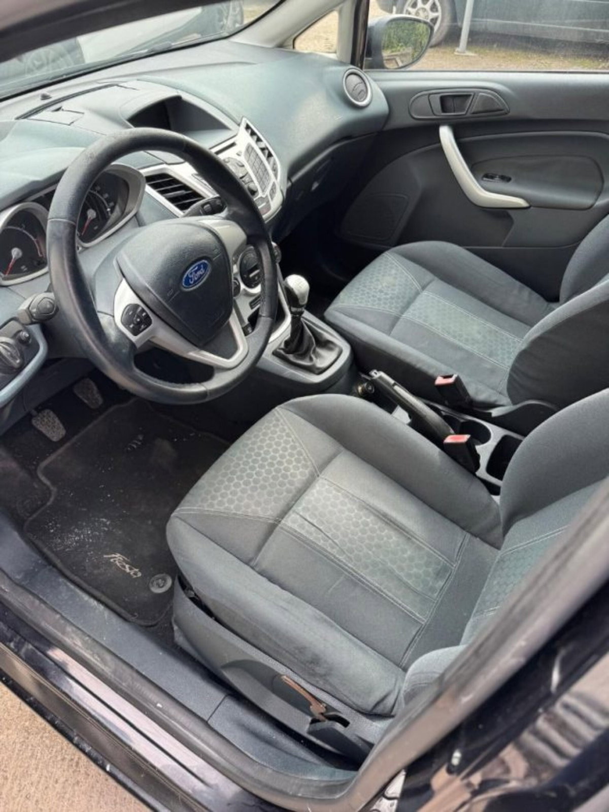Ford Fiesta 1.2 82 CV 5 porte Titanium (7)