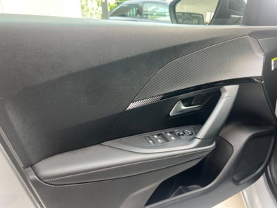 Peugeot 2008 BlueHDi 130 S&S EAT8 Allure Pack (17)