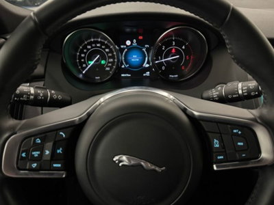Jaguar E-Pace 2.0D 150 CV R-Dynamic (14)