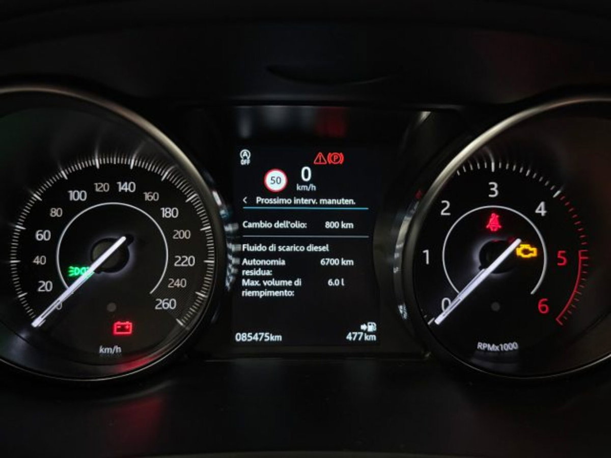 Jaguar E-Pace 2.0D 150 CV R-Dynamic (19)