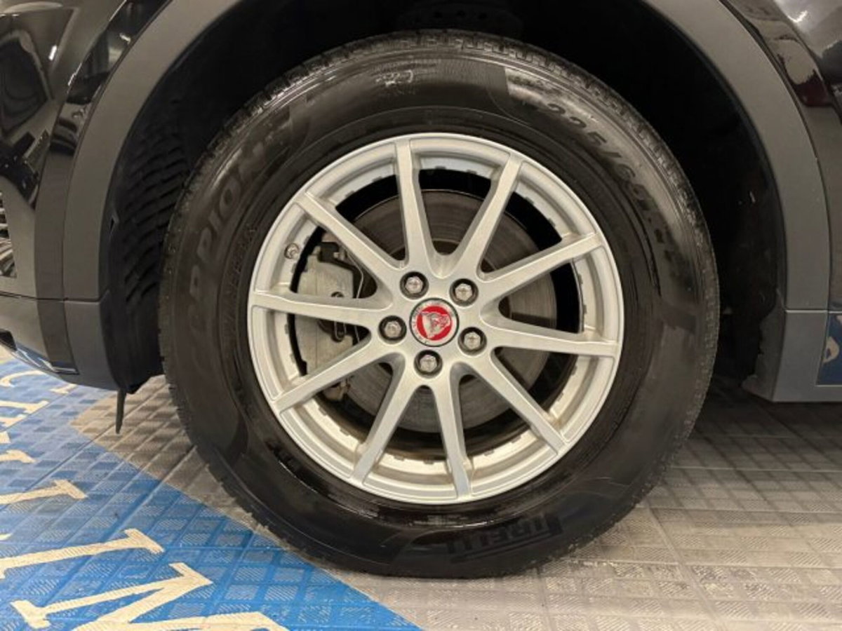 Jaguar E-Pace 2.0D 150 CV R-Dynamic (20)