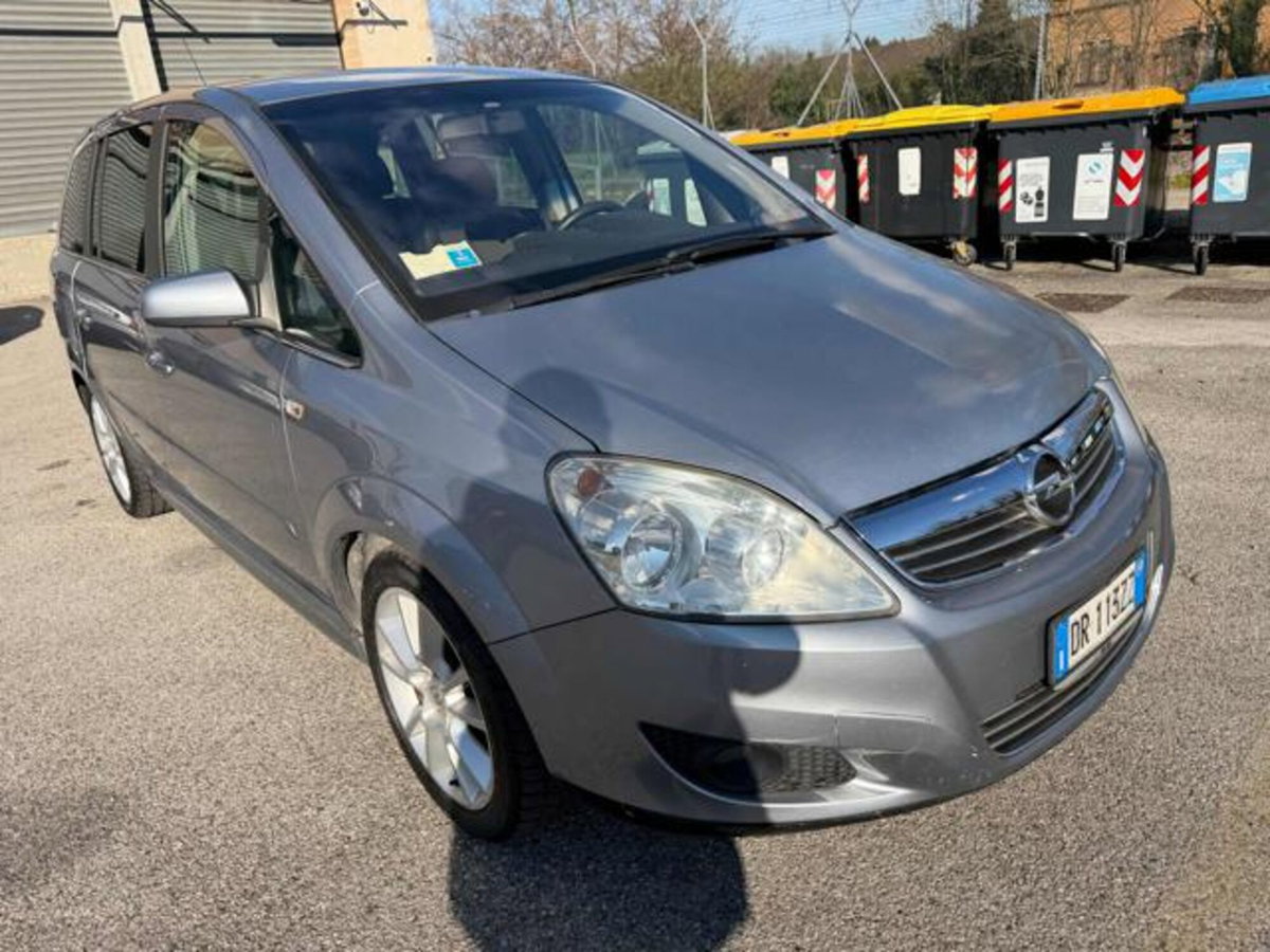 Opel Zafira 1.8 16V VVT Cosmo
