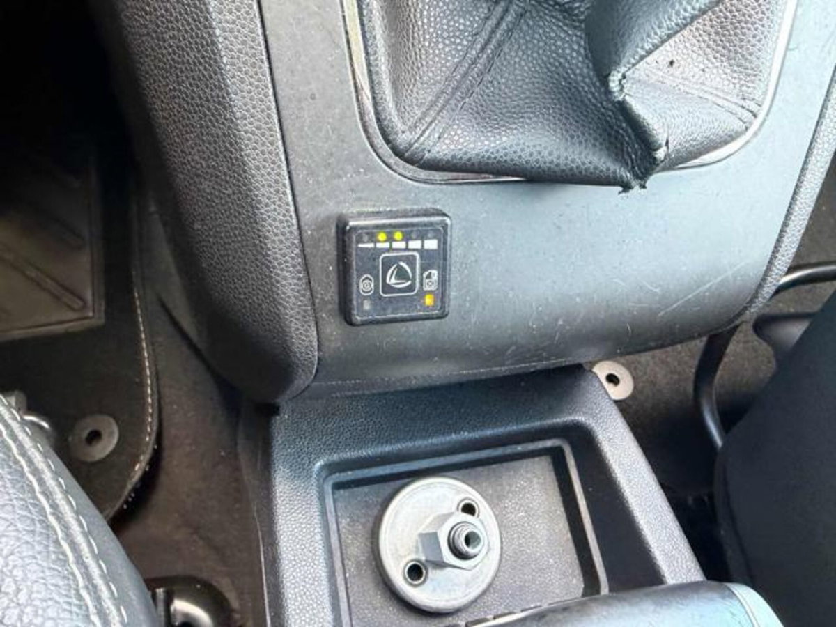 Opel Zafira 1.8 16V VVT Cosmo (4)