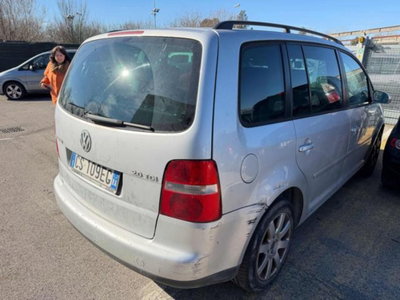 Volkswagen Touran 16V TDI Highline (11)