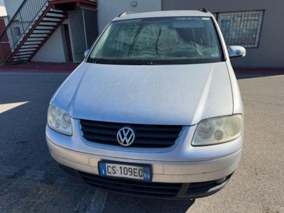 Volkswagen Touran 16V TDI Highline (15)
