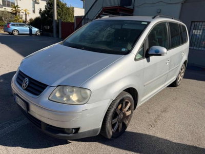 Volkswagen Touran 16V TDI Highline (17)