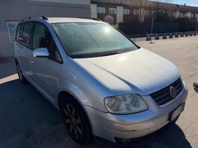 Volkswagen Touran 16V TDI Highline (3)