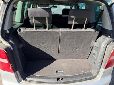 Volkswagen Touran 16V TDI Highline (5)