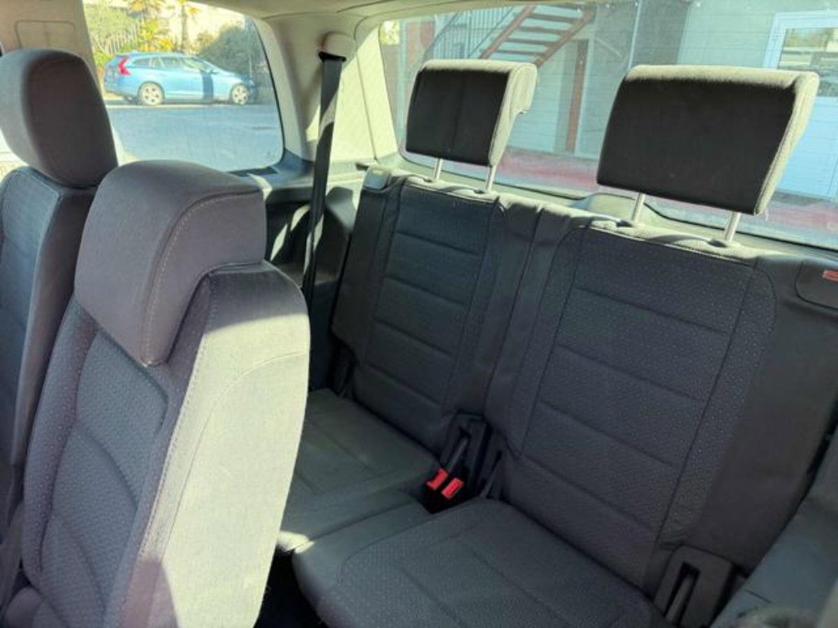 Volkswagen Touran 16V TDI Highline (9)