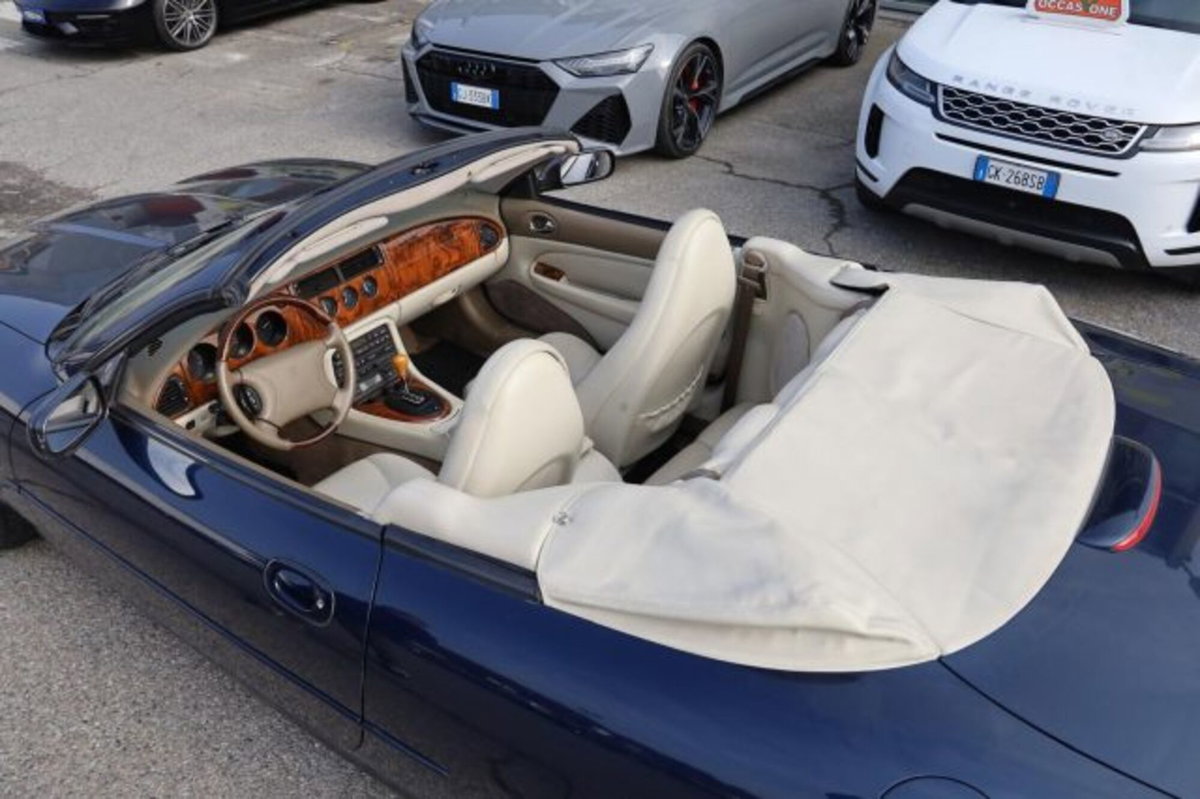 Jaguar XK8 4.0 Convertibile (2)