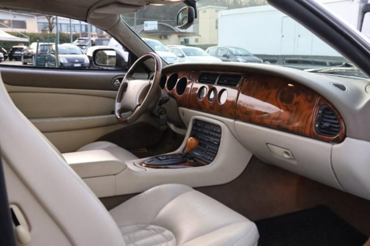 Jaguar XK8 4.0 Convertibile (15)
