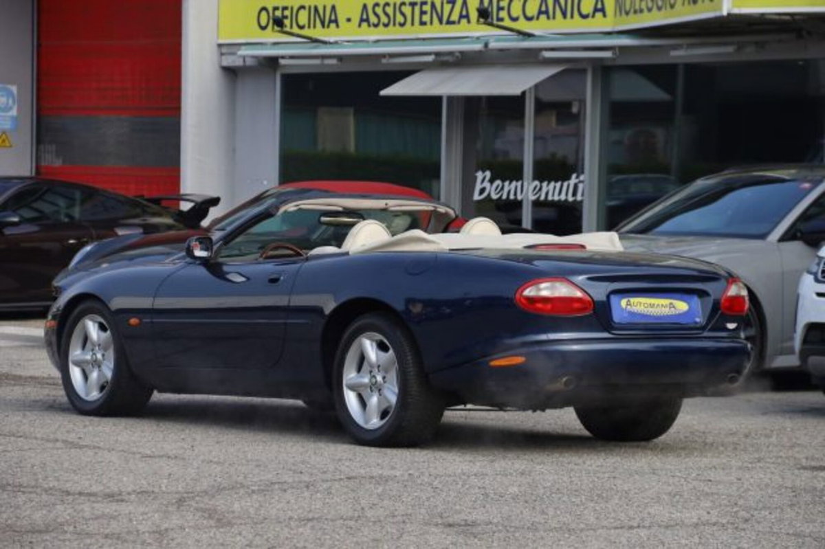 Jaguar XK8 4.0 Convertibile (3)