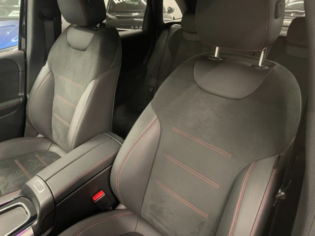 Mercedes-Benz Classe B 200 d Premium (10)