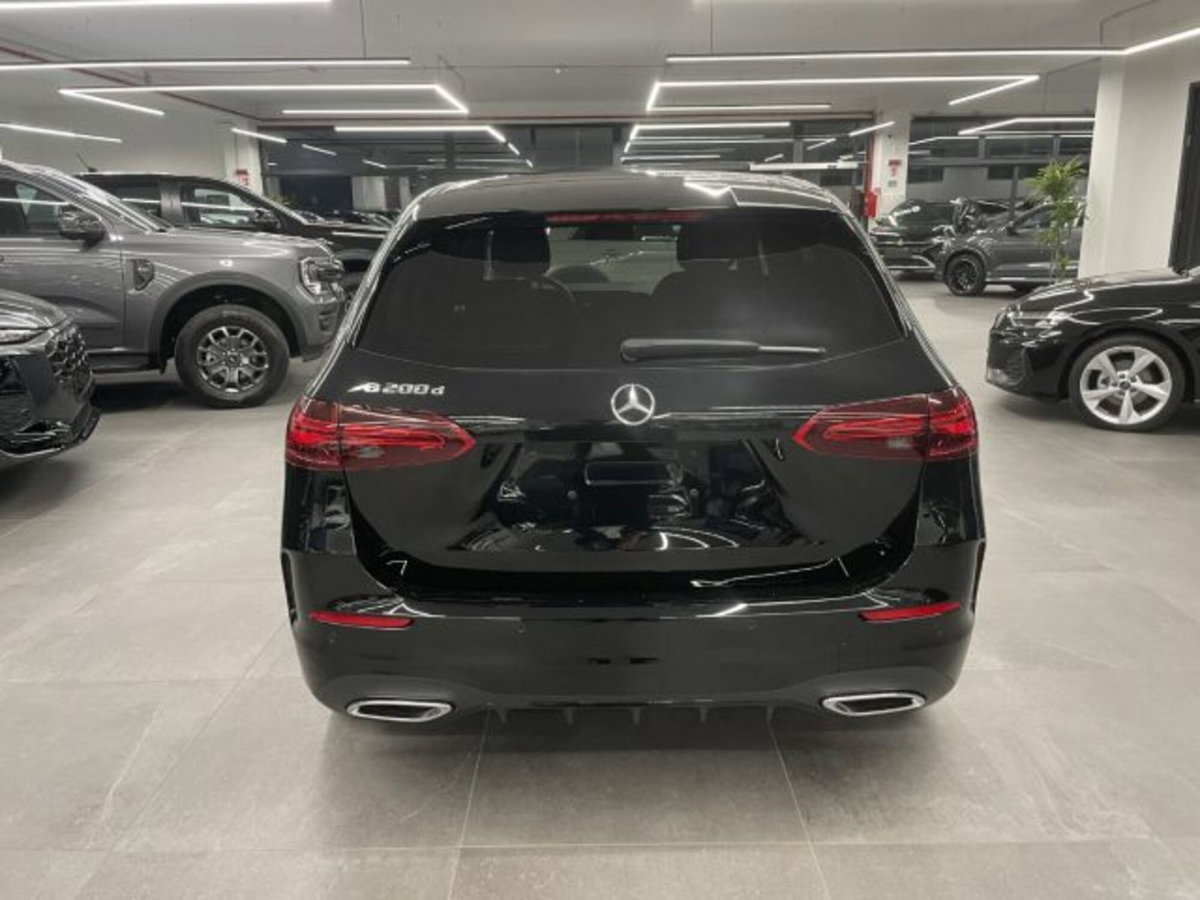 Mercedes-Benz Classe B 200 d Premium (14)