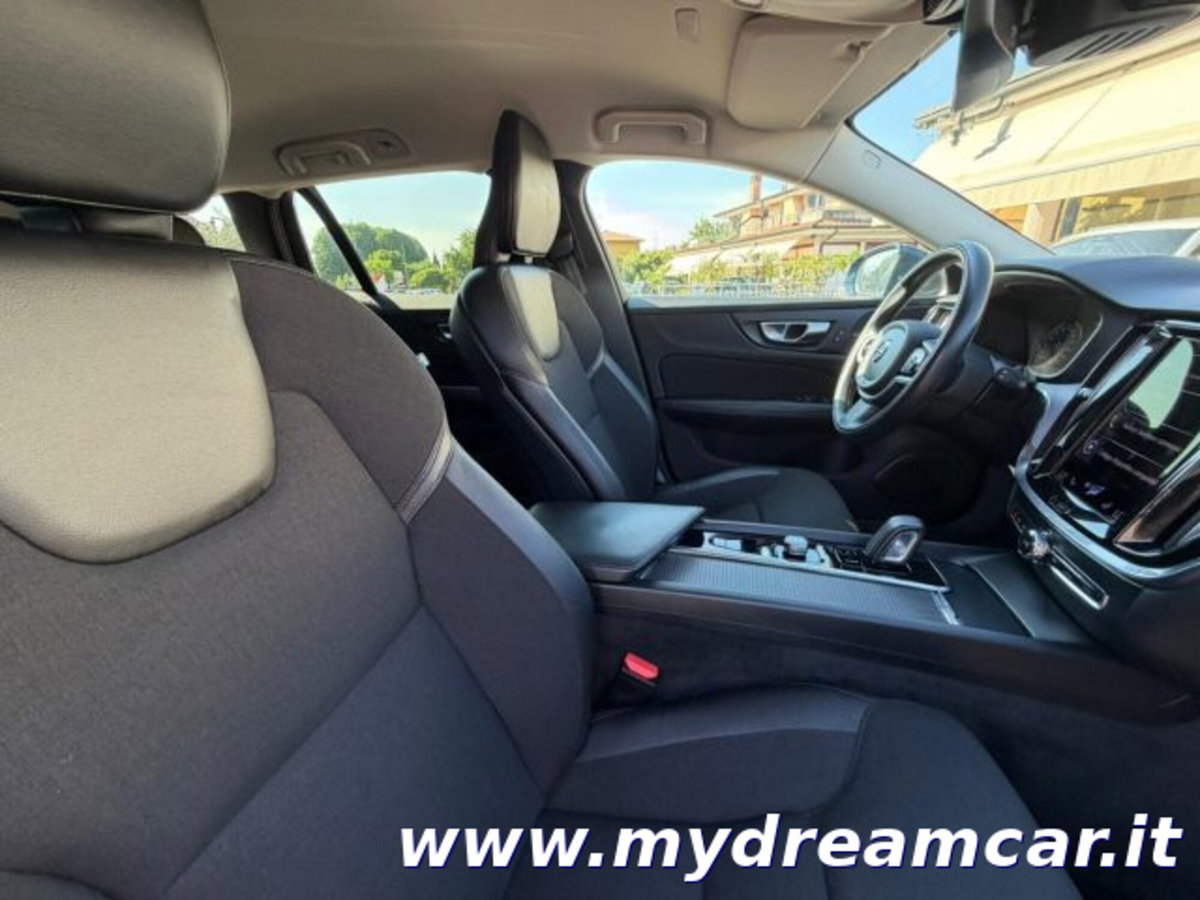 Volvo V60 B4 Geartronic Momentum Business Pro (14)