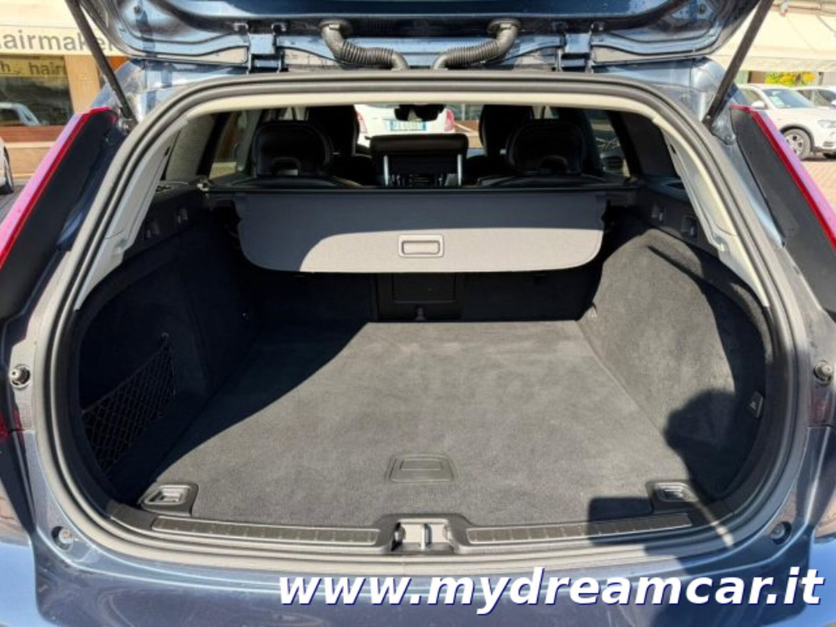Volvo V60 B4 Geartronic Momentum Business Pro (18)