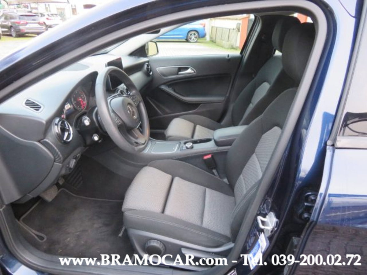 Mercedes-Benz GLA SUV 180 d Automatic Sport (12)