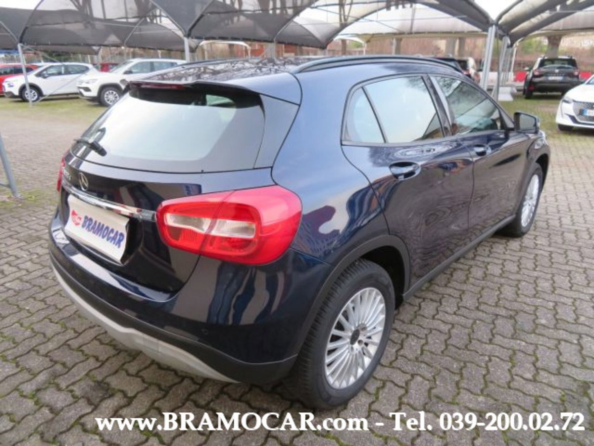Mercedes-Benz GLA SUV 180 d Automatic Sport (6)