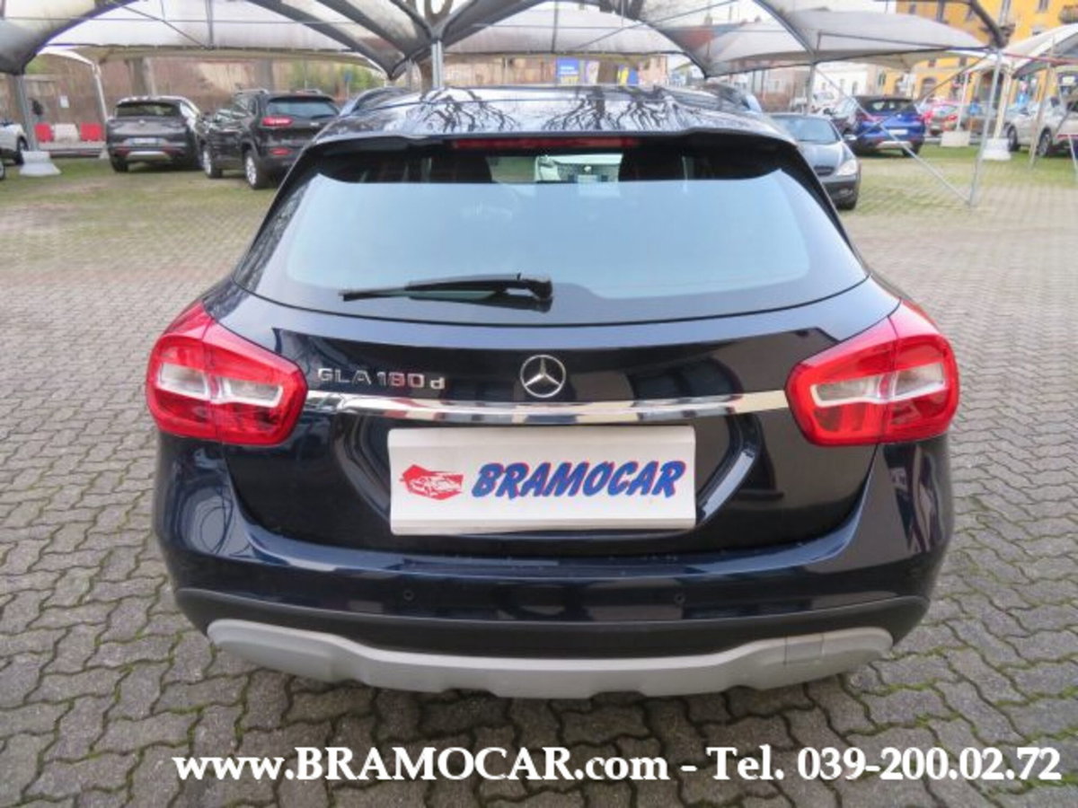 Mercedes-Benz GLA SUV 180 d Automatic Sport (7)