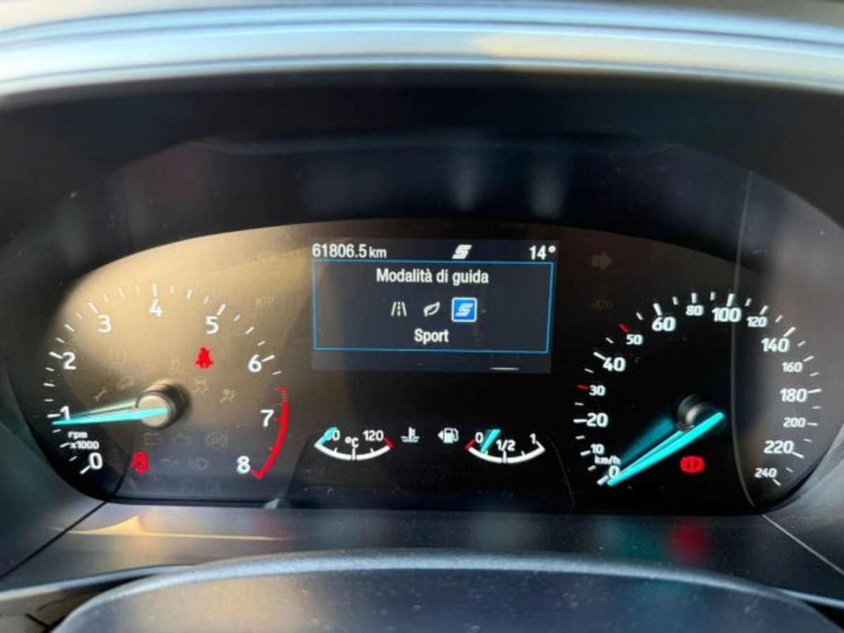 Ford Focus 1.0 EcoBoost Hybrid 125 CV Power. 5p. ST-Line Design (11)