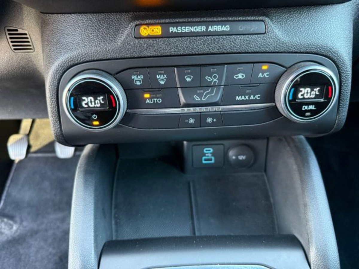 Ford Focus 1.0 EcoBoost Hybrid 125 CV Power. 5p. ST-Line Design (15)
