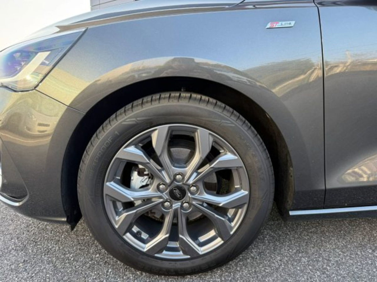 Ford Focus 1.0 EcoBoost Hybrid 125 CV Power. 5p. ST-Line Design (4)