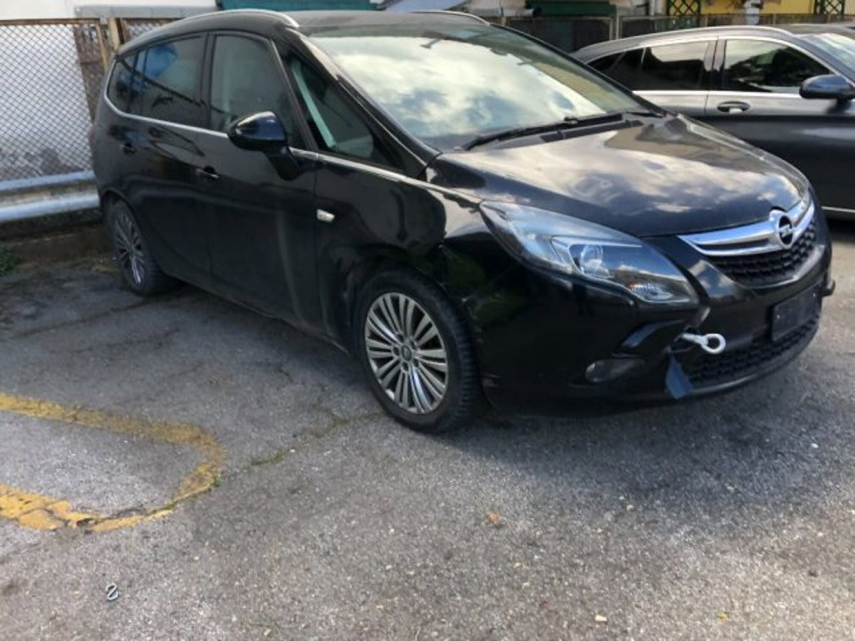 Opel Zafira Tourer 2.0 CDTi 130CV aut. Cosmo (2)