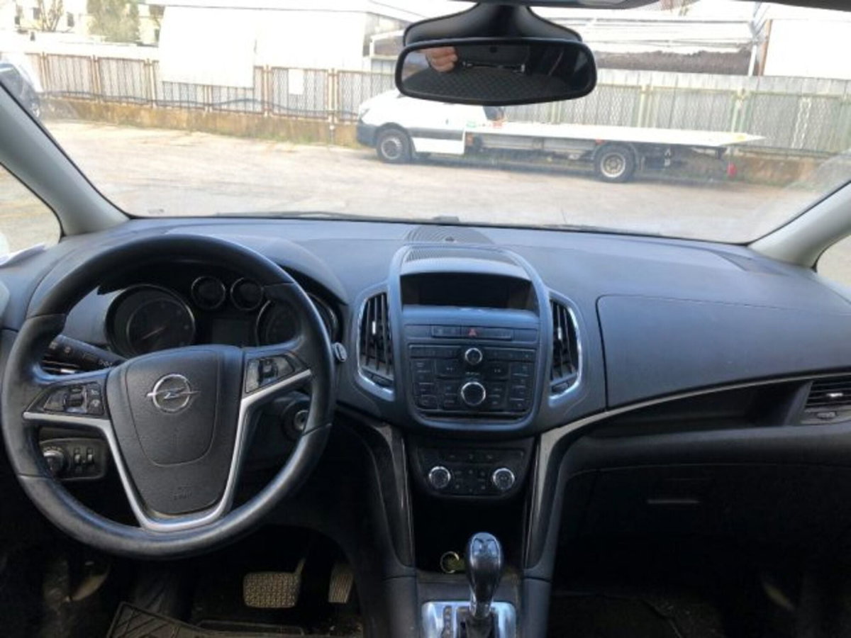 Opel Zafira Tourer 2.0 CDTi 130CV aut. Cosmo (8)